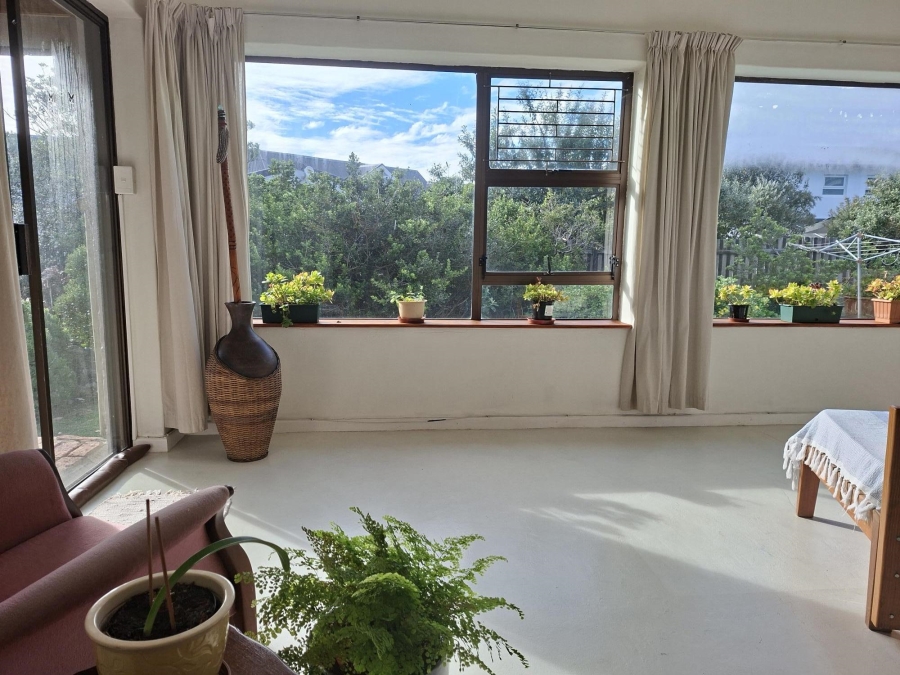 6 Bedroom Property for Sale in Pringle Bay Western Cape